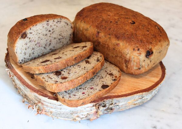 Glutenfri lingonrussinlimpa