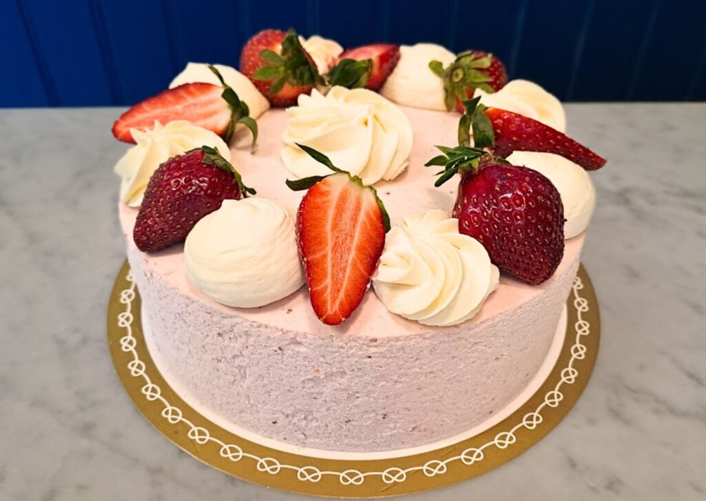 Glutenfri jordgubbstårta